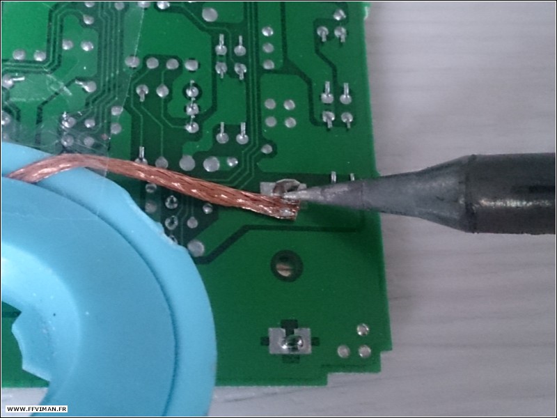 Fer et tresse sur PCB